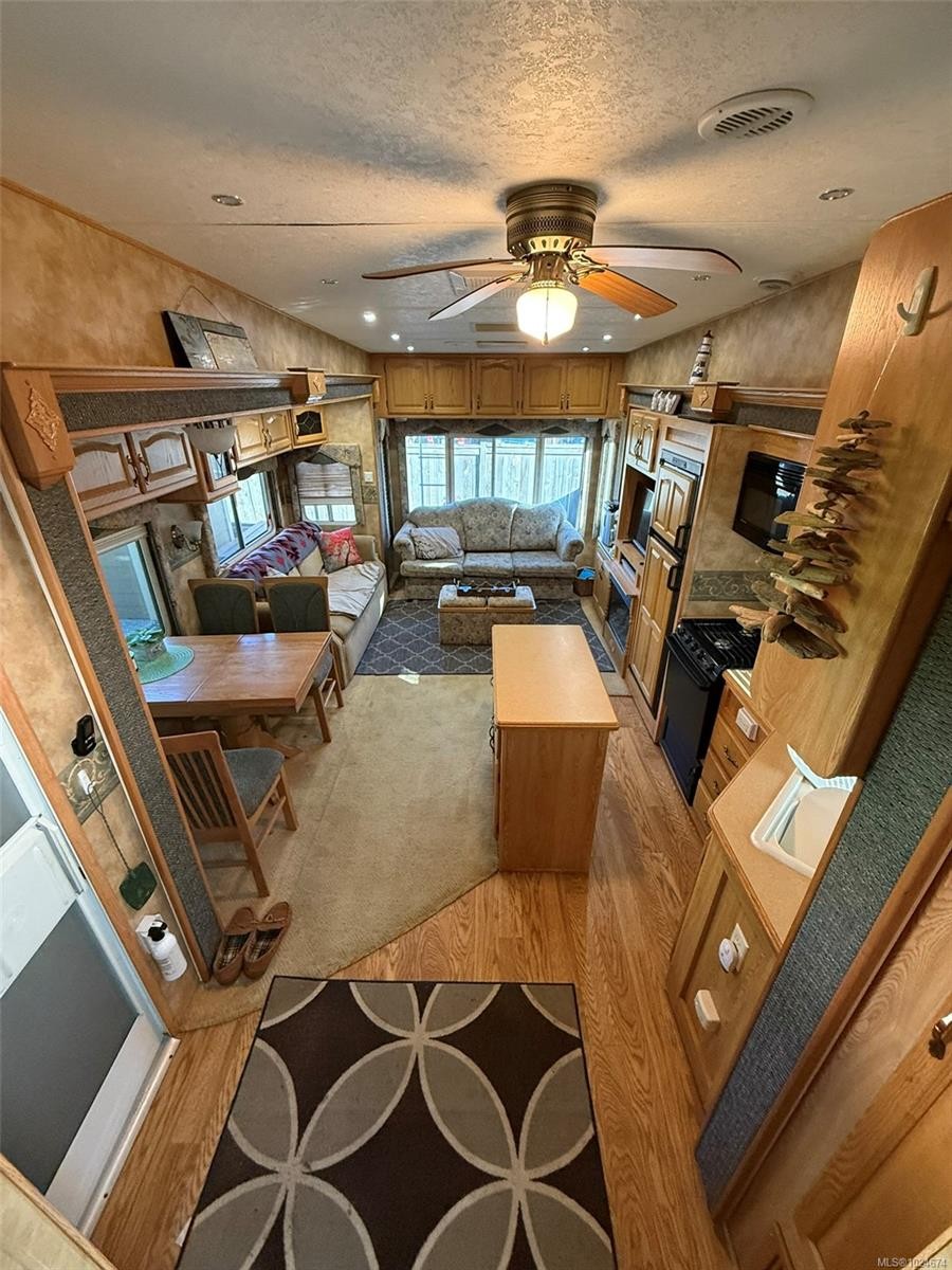 44-6050 Island Hwy, Qualicum Beach, BC