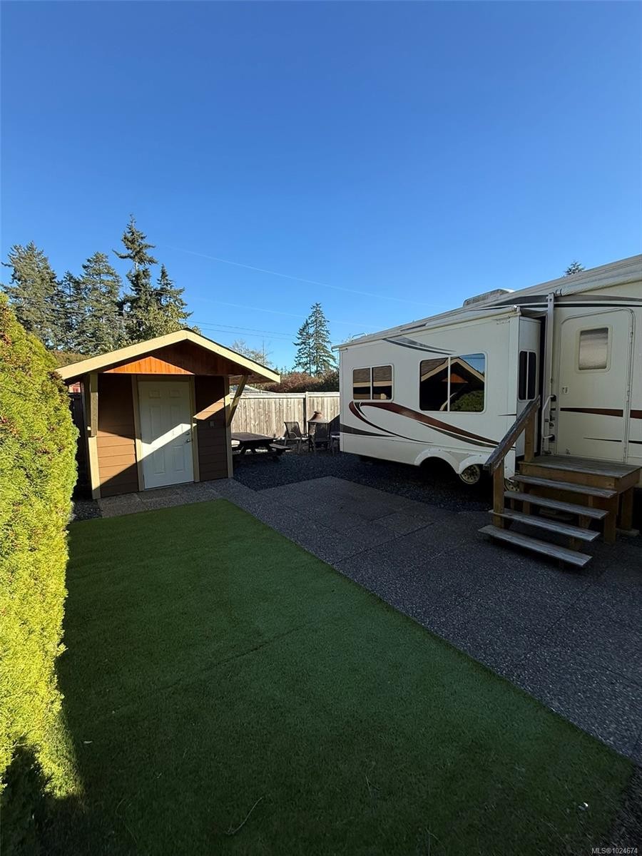 44-6050 Island Hwy, Qualicum Beach, BC