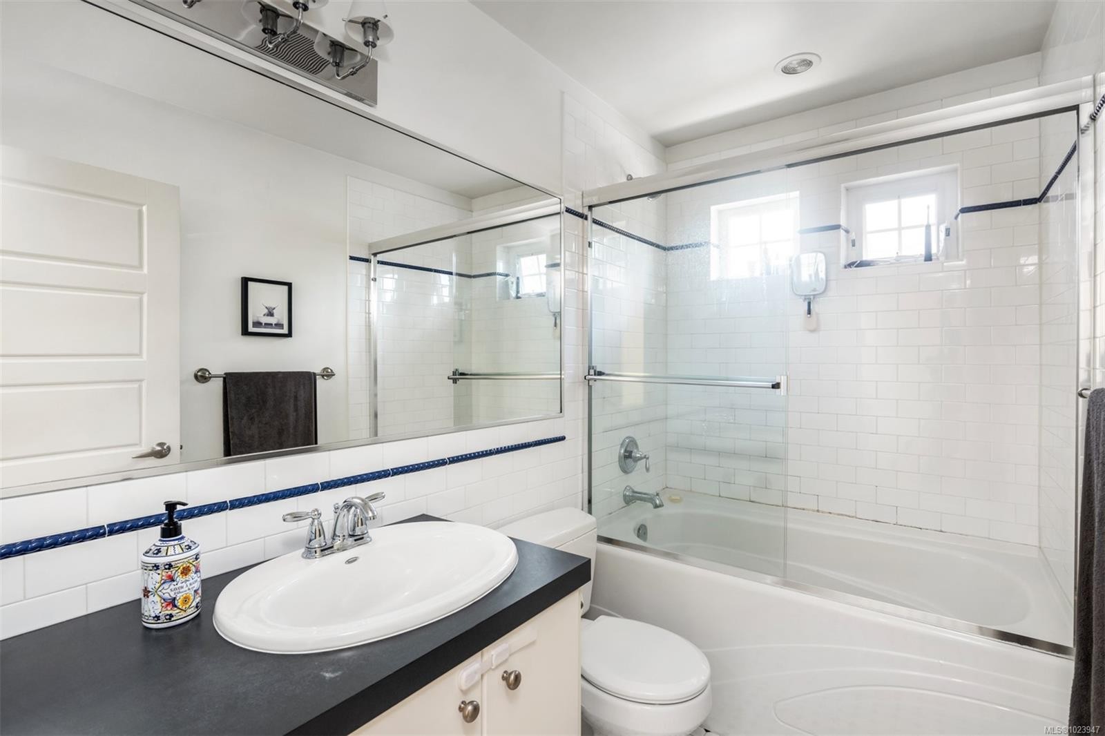 590 Simcoe St, Victoria, BC - Indoor Photo Showing Bathroom