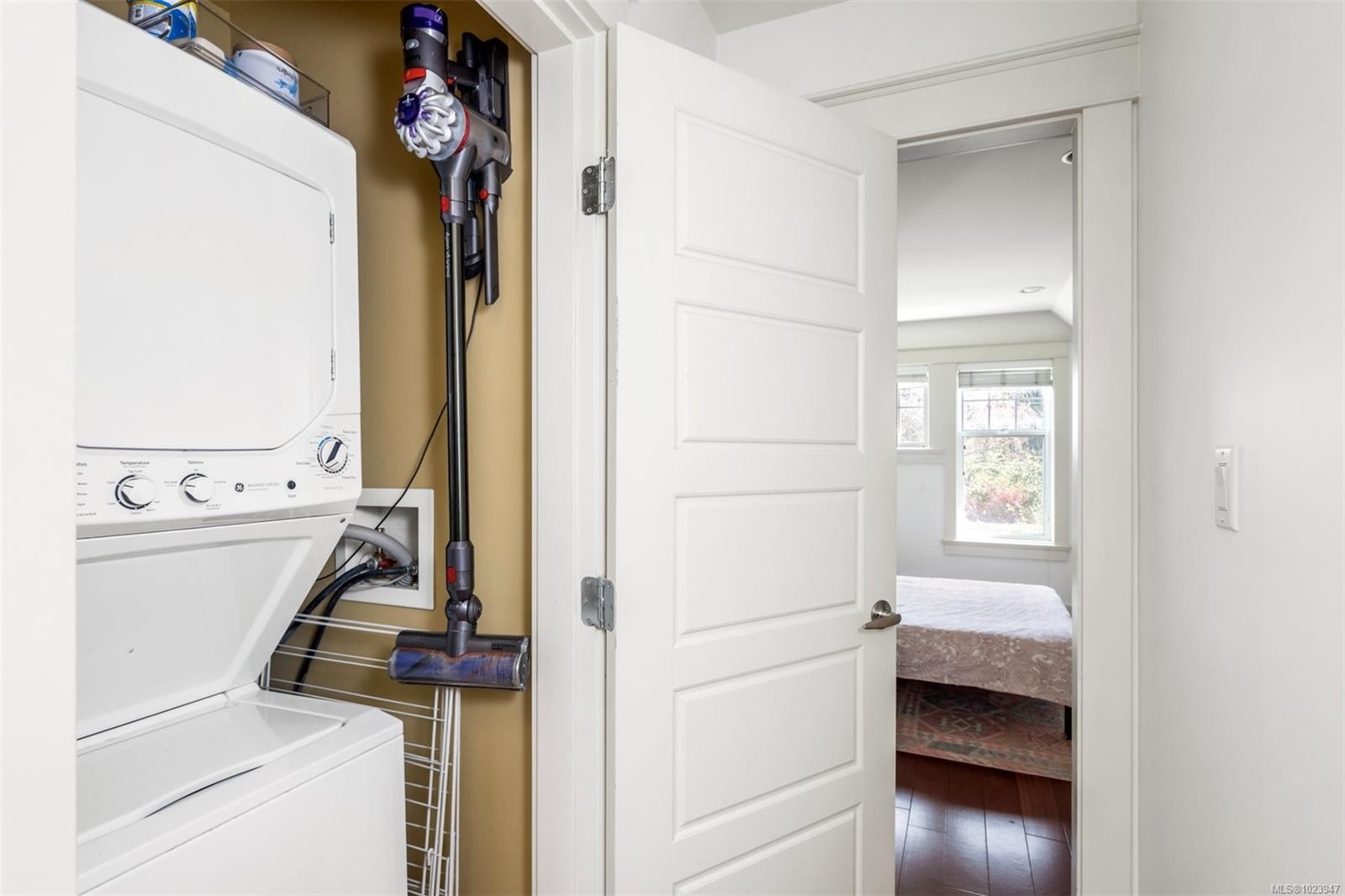 590 Simcoe St, Victoria, BC - Indoor Photo Showing Laundry Room