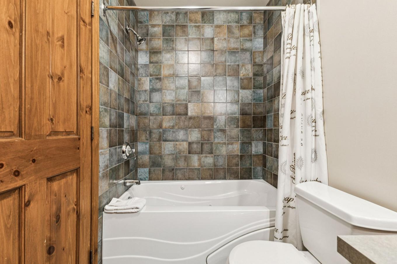 Salle de bains - 7-175 Rue Du Mont-Plaisant, Mont-Tremblant, QC - Indoor Photo Showing Bathroom