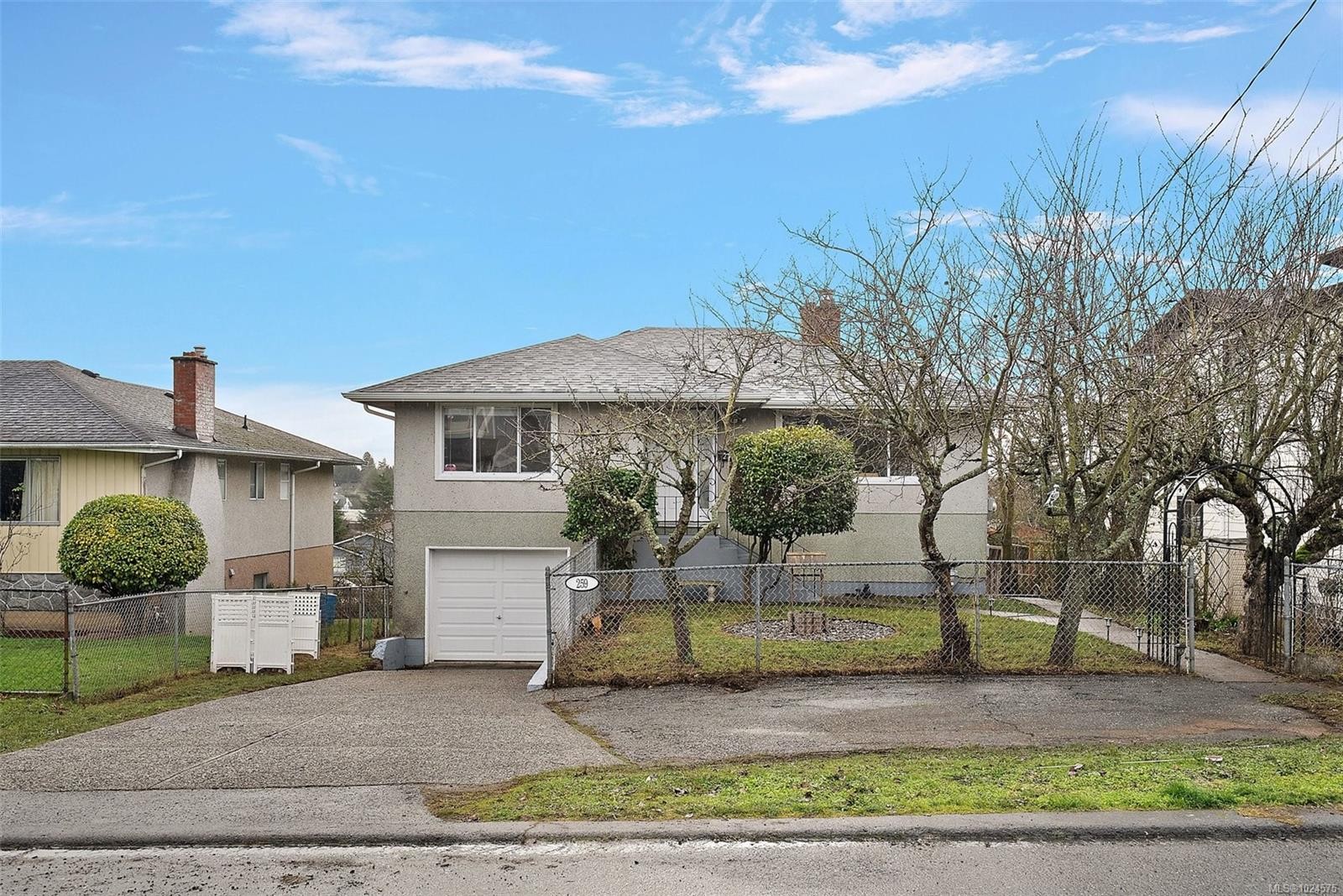 259 Crease Ave, Saanich, BC