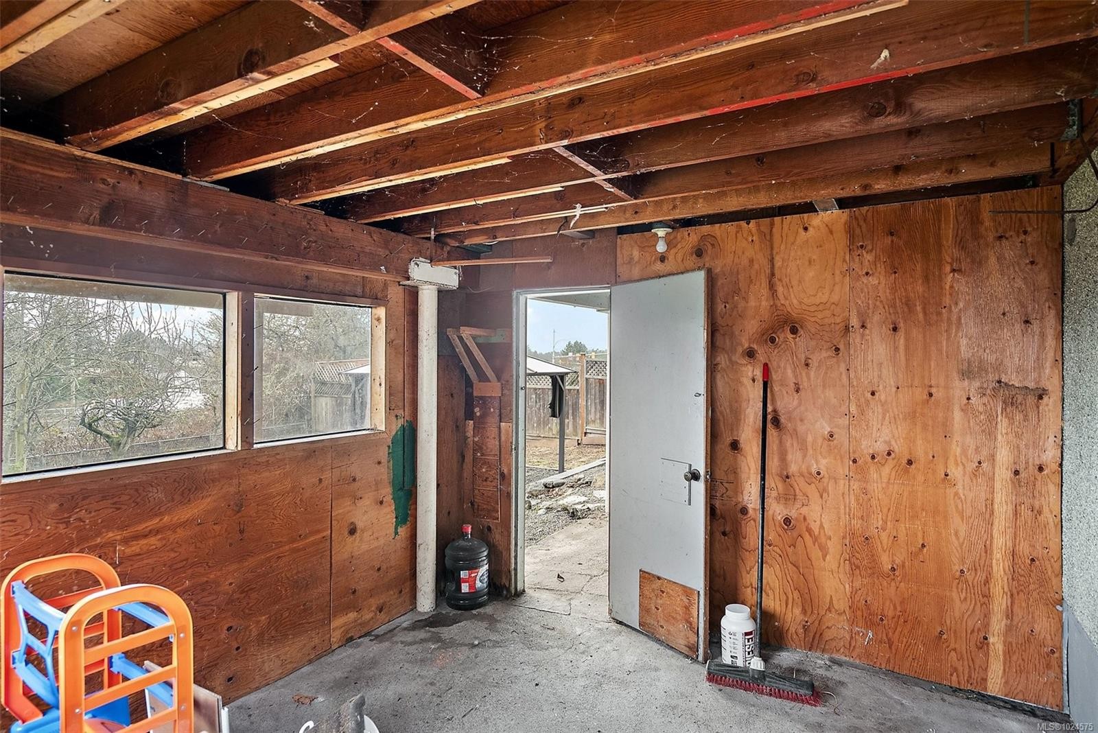 259 Crease Ave, Saanich, BC