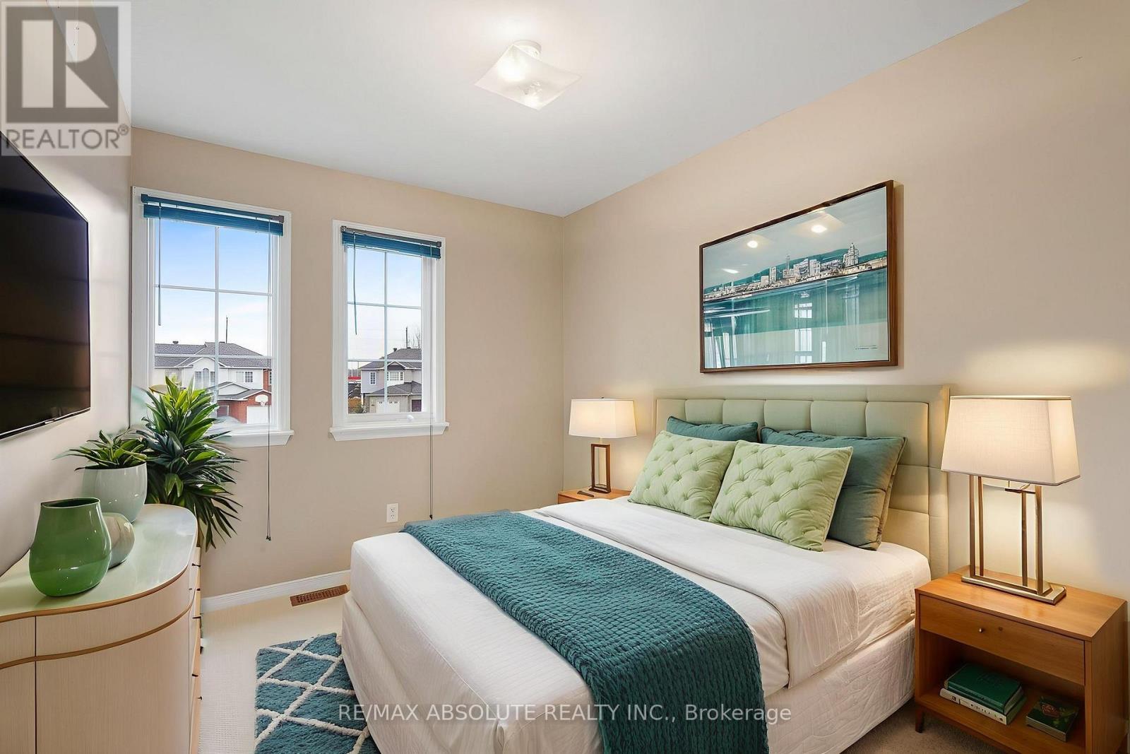 11 Foxden Place, Ottawa, ON - Indoor Photo Showing Bedroom