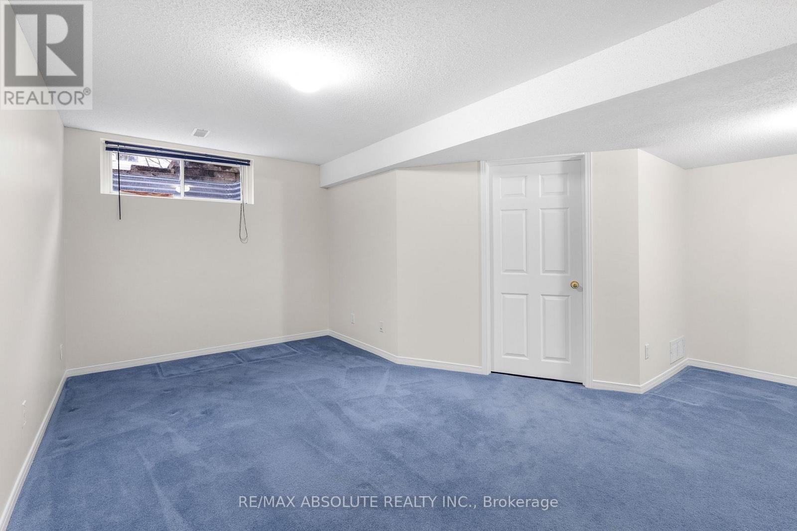 11 Foxden Place, Ottawa, ON - Indoor Photo Showing Other Room