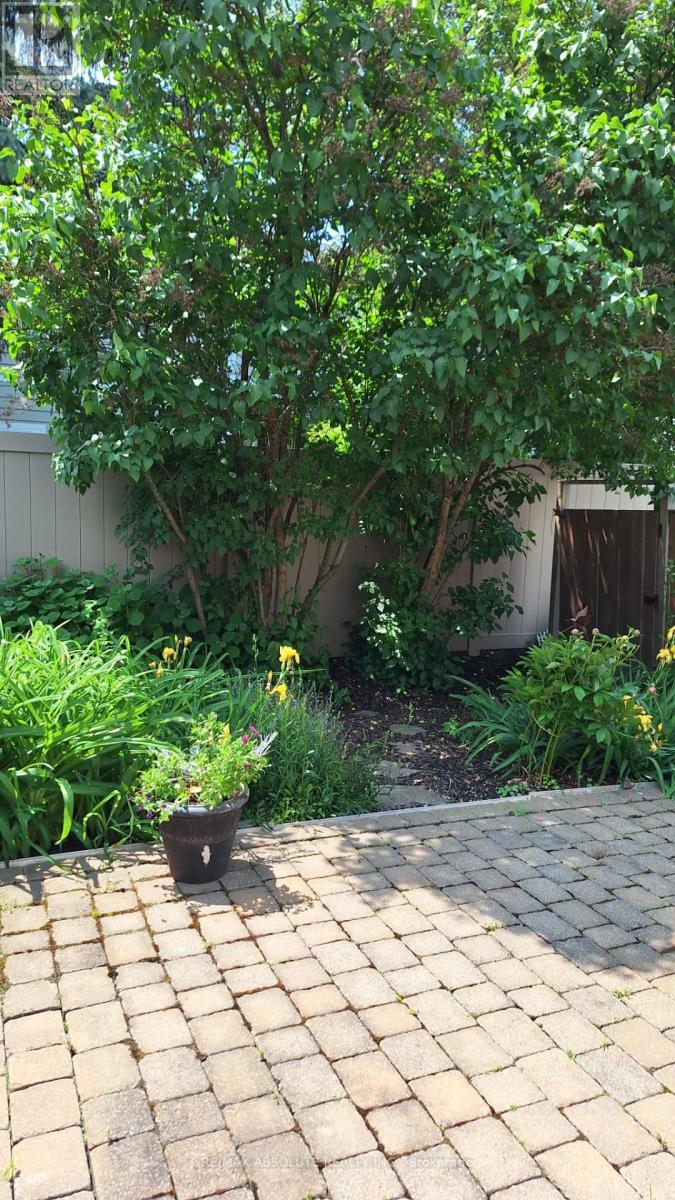 11 Foxden Place, Ottawa, ON - Outdoor