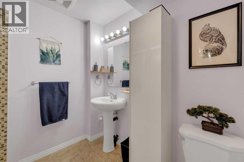 18 Lampard Crescent, Red Deer, AB - Indoor Photo Showing Bathroom