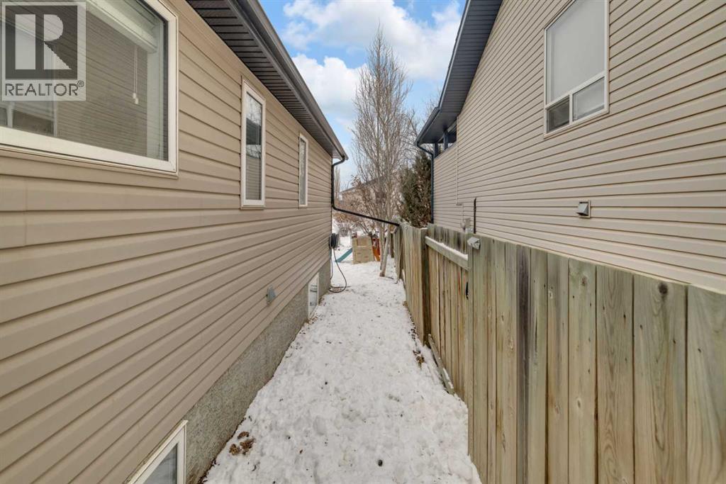 18 Lampard Crescent, Red Deer, AB - Outdoor With Exterior