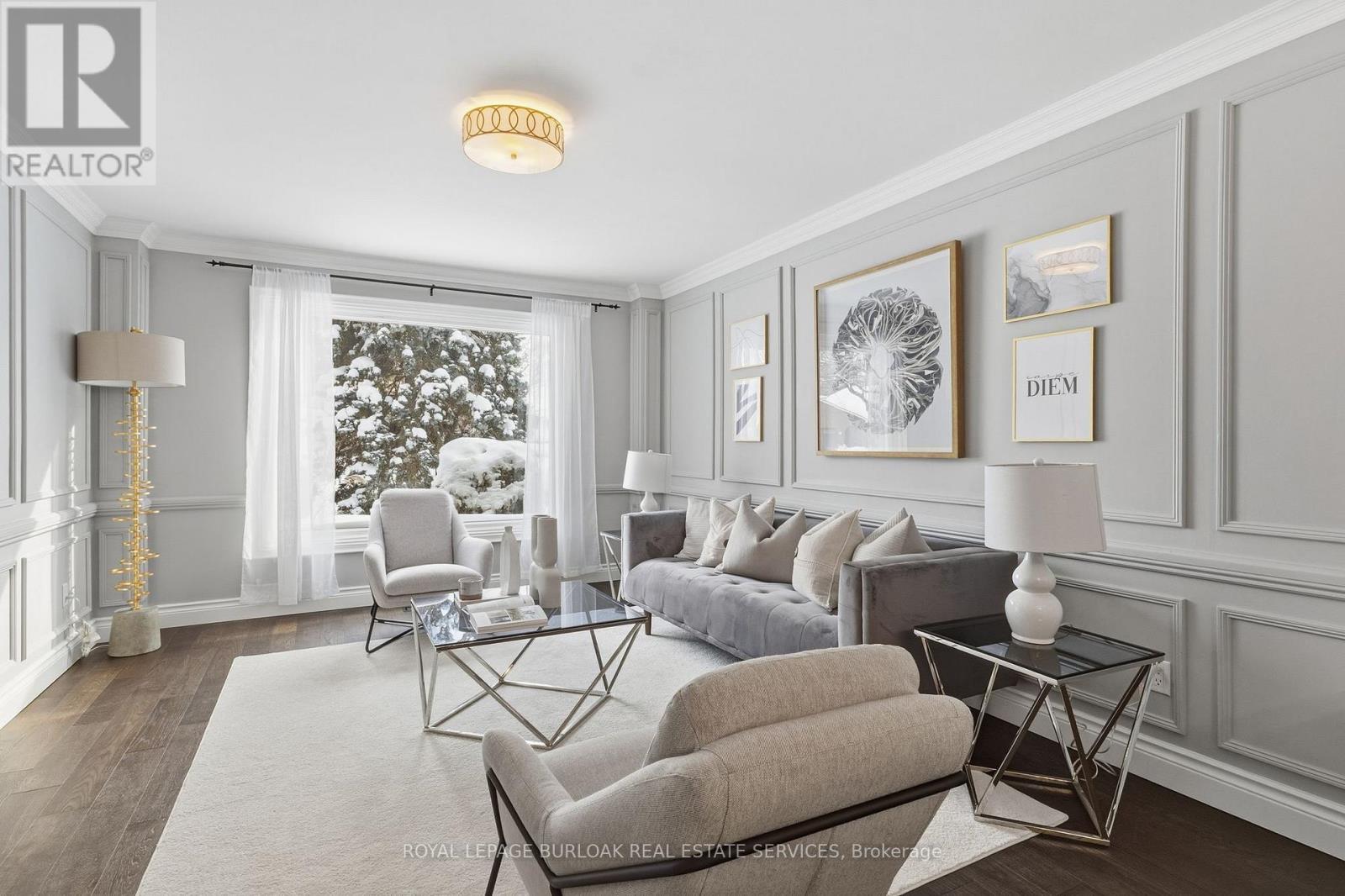 946 Nora Drive, Burlington, ON - Indoor Photo Showing Living Room