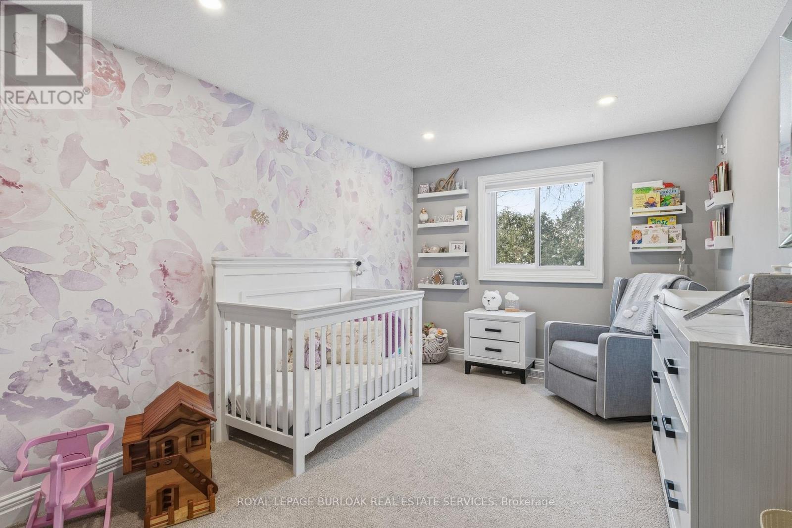 946 Nora Drive, Burlington, ON - Indoor Photo Showing Bedroom
