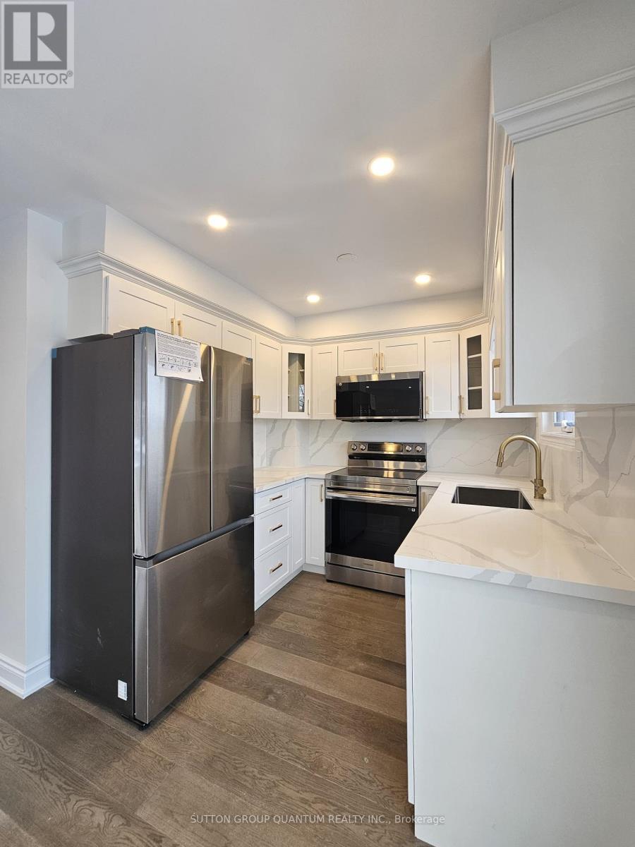 2084 Hunt Crescent, Burlington, ON - Indoor Photo Showing Kitchen