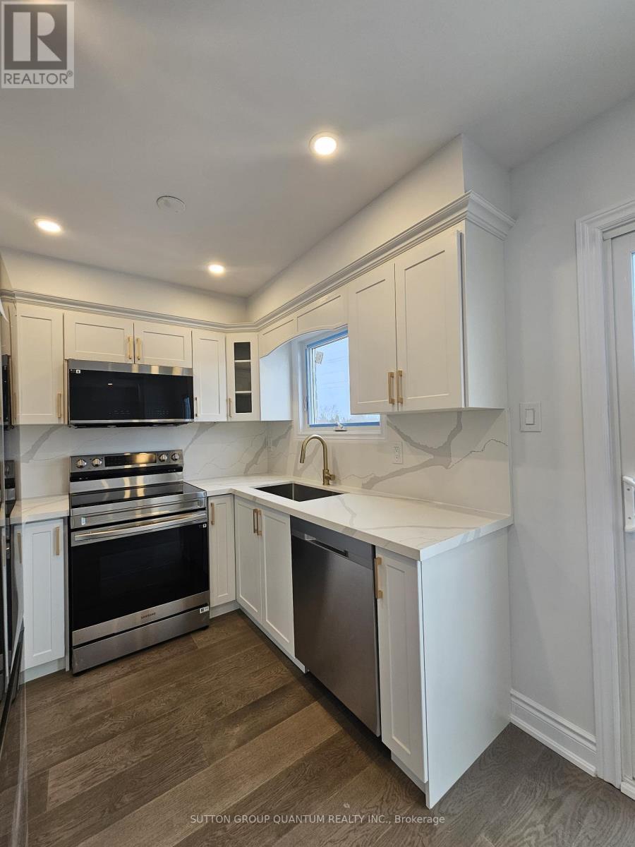 2084 Hunt Crescent, Burlington, ON - Indoor Photo Showing Kitchen