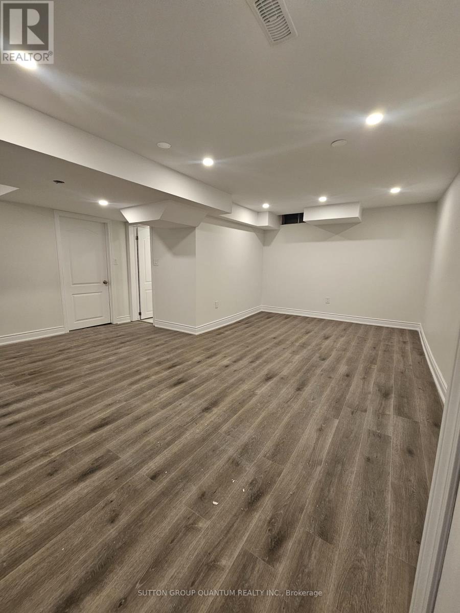 2084 Hunt Crescent, Burlington, ON - Indoor