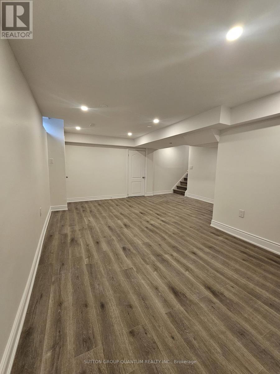 2084 Hunt Crescent, Burlington, ON - Indoor