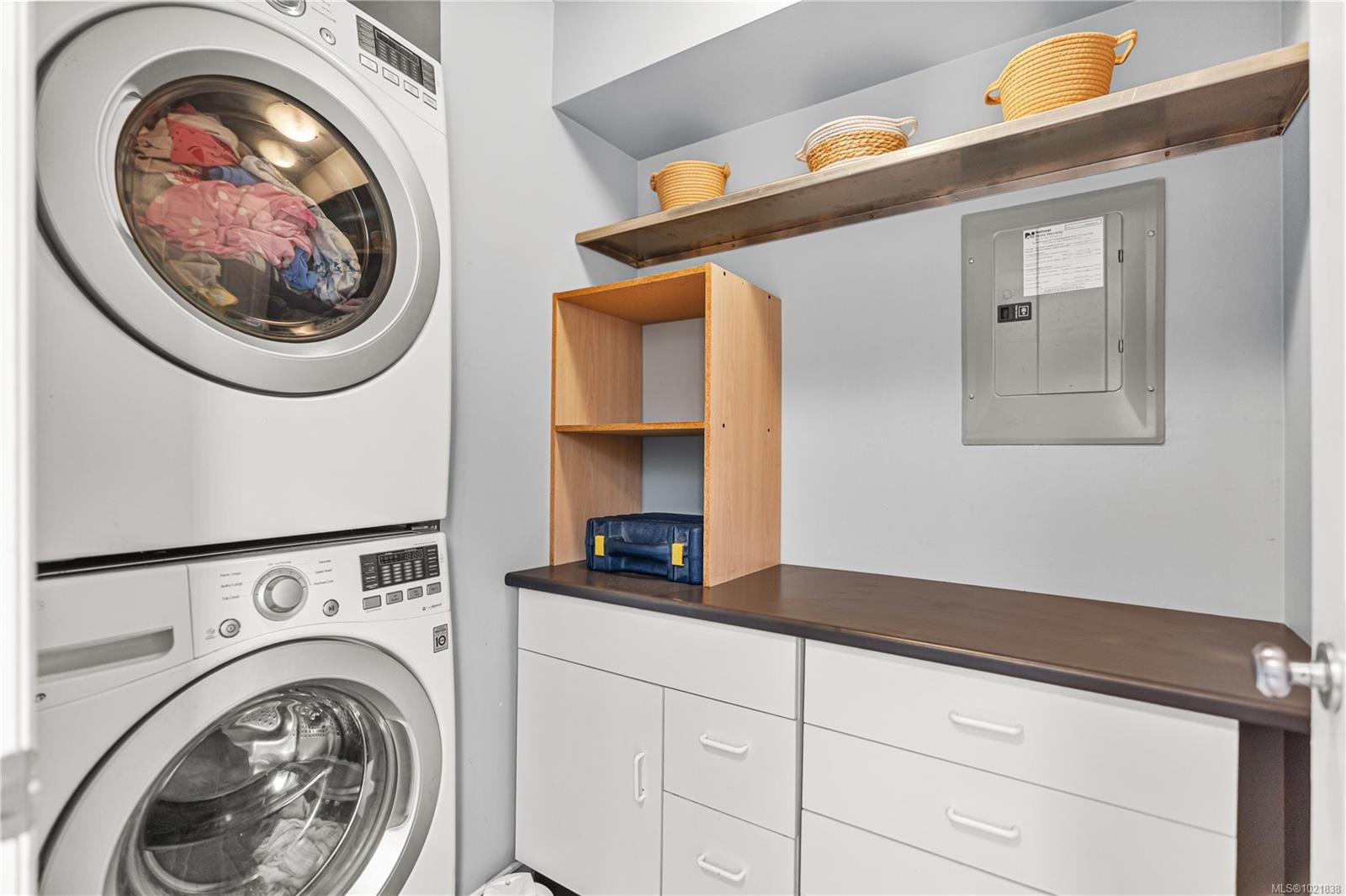 201-908 Brock Ave, Langford, BC - Indoor Photo Showing Laundry Room