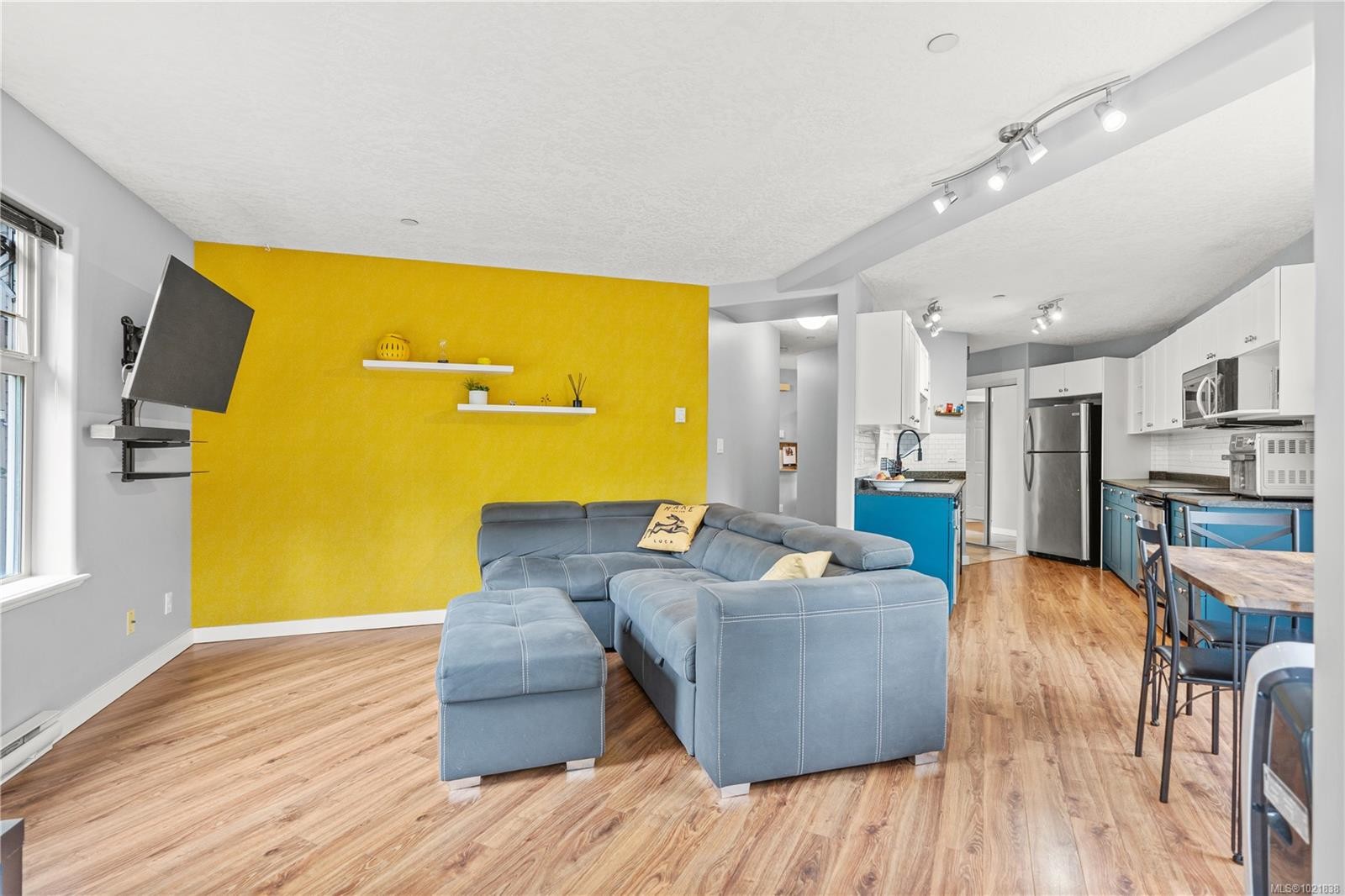 201-908 Brock Ave, Langford, BC - Indoor