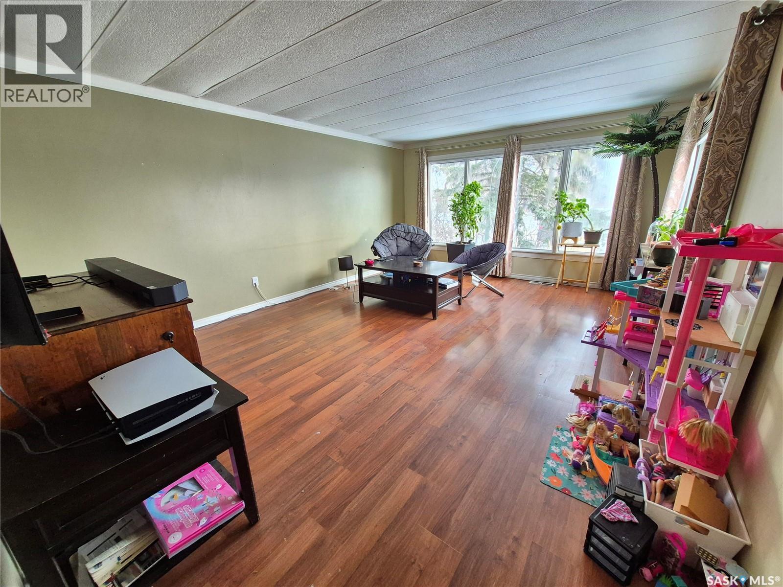 129 17Th Street Ne, Weyburn, SK