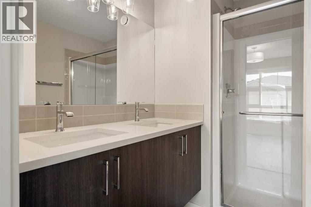 72, 285 Chelsea Court, Chestermere, AB - Indoor Photo Showing Bathroom
