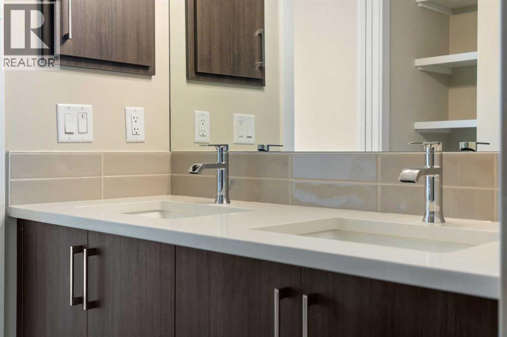 72, 285 Chelsea Court, Chestermere, AB - Indoor Photo Showing Bathroom