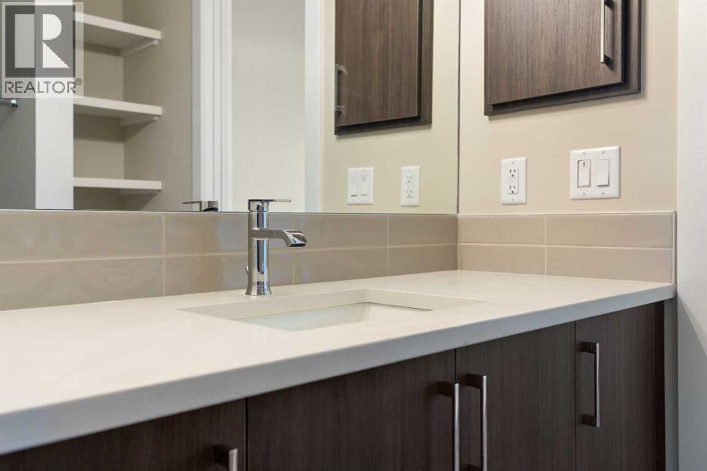 72, 285 Chelsea Court, Chestermere, AB - Indoor Photo Showing Bathroom