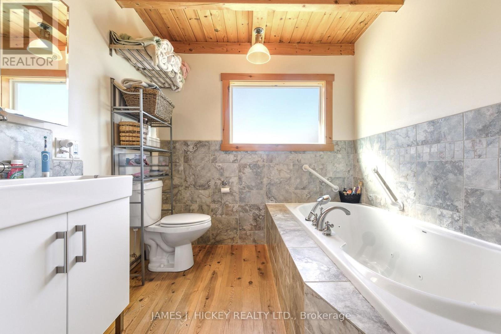 120 Deep River Road, Deep River, ON