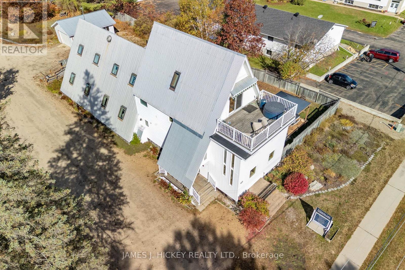 120 Deep River Road, Deep River, ON