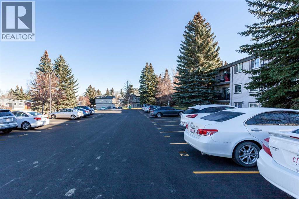 207B, 295 Columbia Boulevard W, Lethbridge, AB - Outdoor