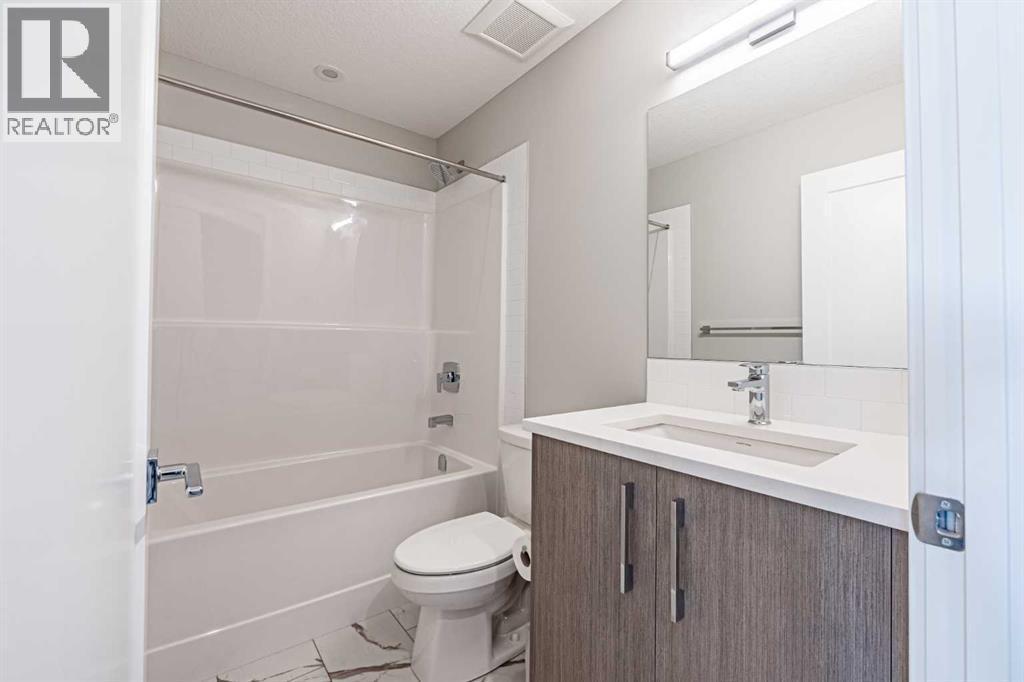 129 Dawson Wharf View, Chestermere, AB - Indoor Photo Showing Bathroom