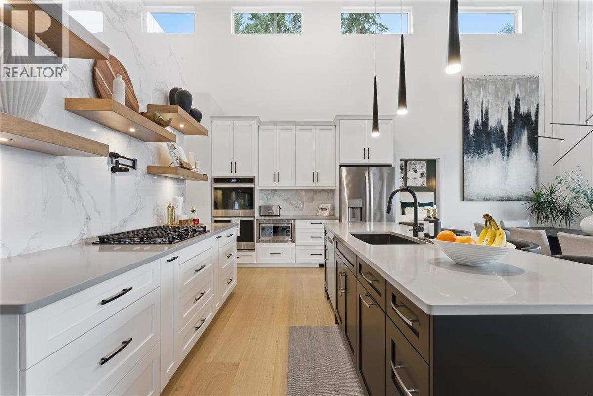 3410 Lakeshore Road Ne, Salmon Arm, BC - Indoor Photo Showing Kitchen With Upgraded Kitchen