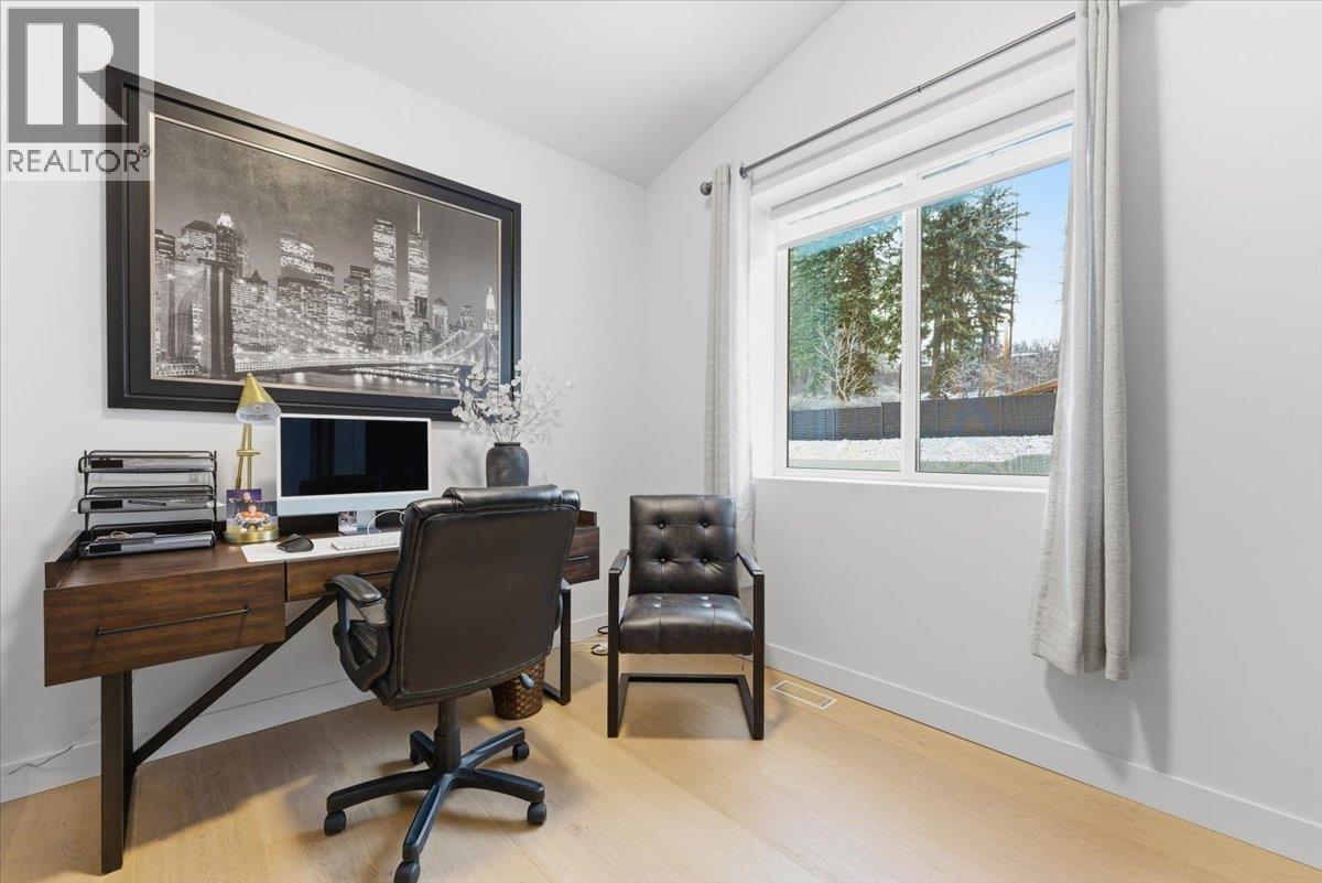 3410 Lakeshore Road Ne, Salmon Arm, BC - Indoor Photo Showing Office