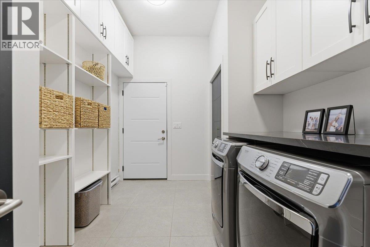 3410 Lakeshore Road Ne, Salmon Arm, BC - Indoor Photo Showing Laundry Room