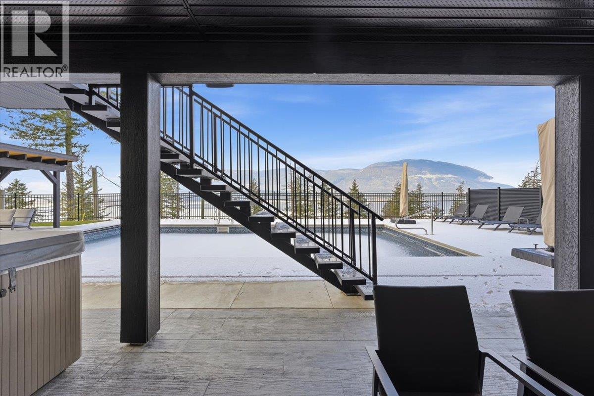 3410 Lakeshore Road Ne, Salmon Arm, BC - With Exterior