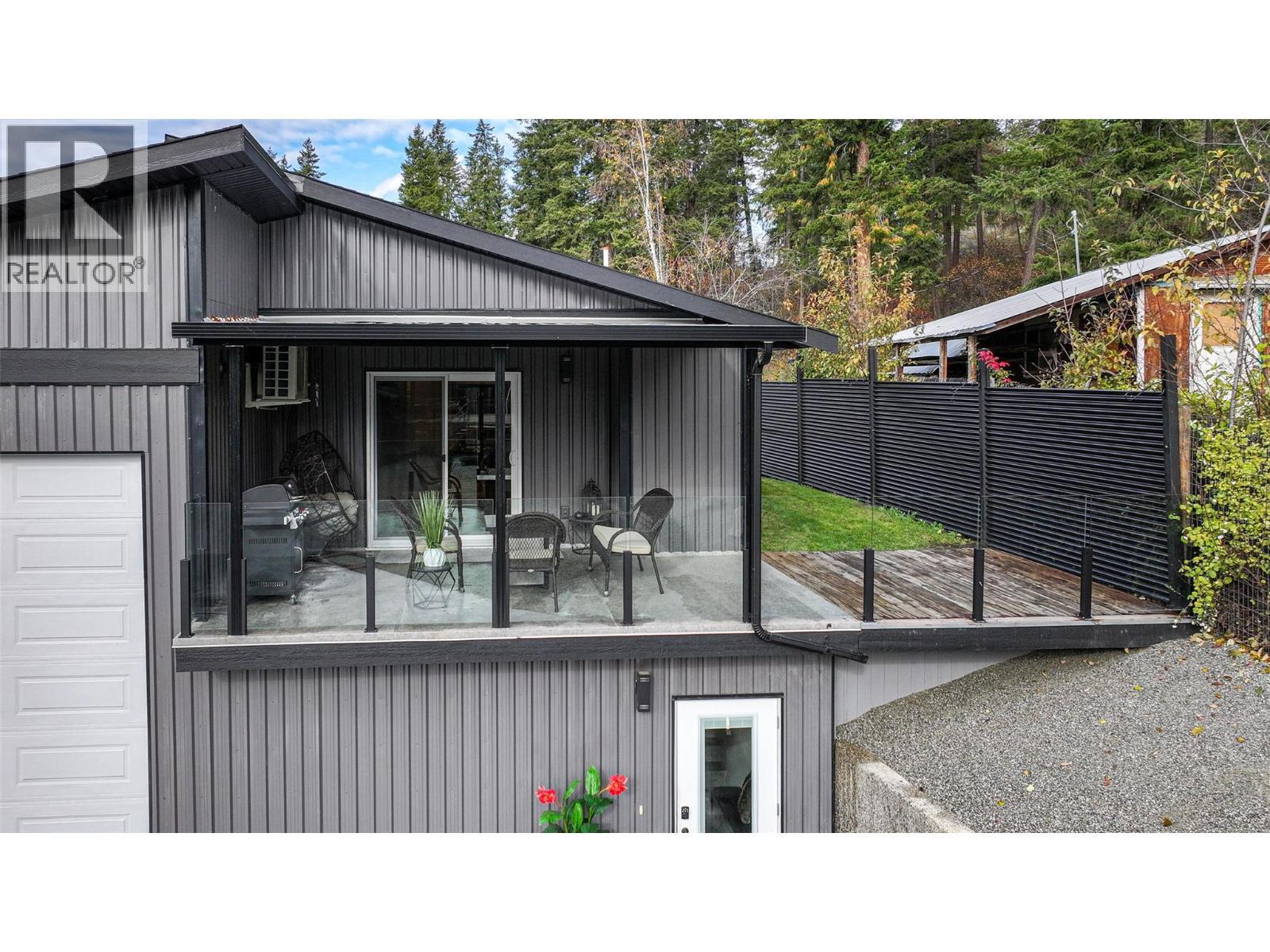 Carriage suite - 3410 Lakeshore Road Ne, Salmon Arm, BC - Outdoor With Exterior