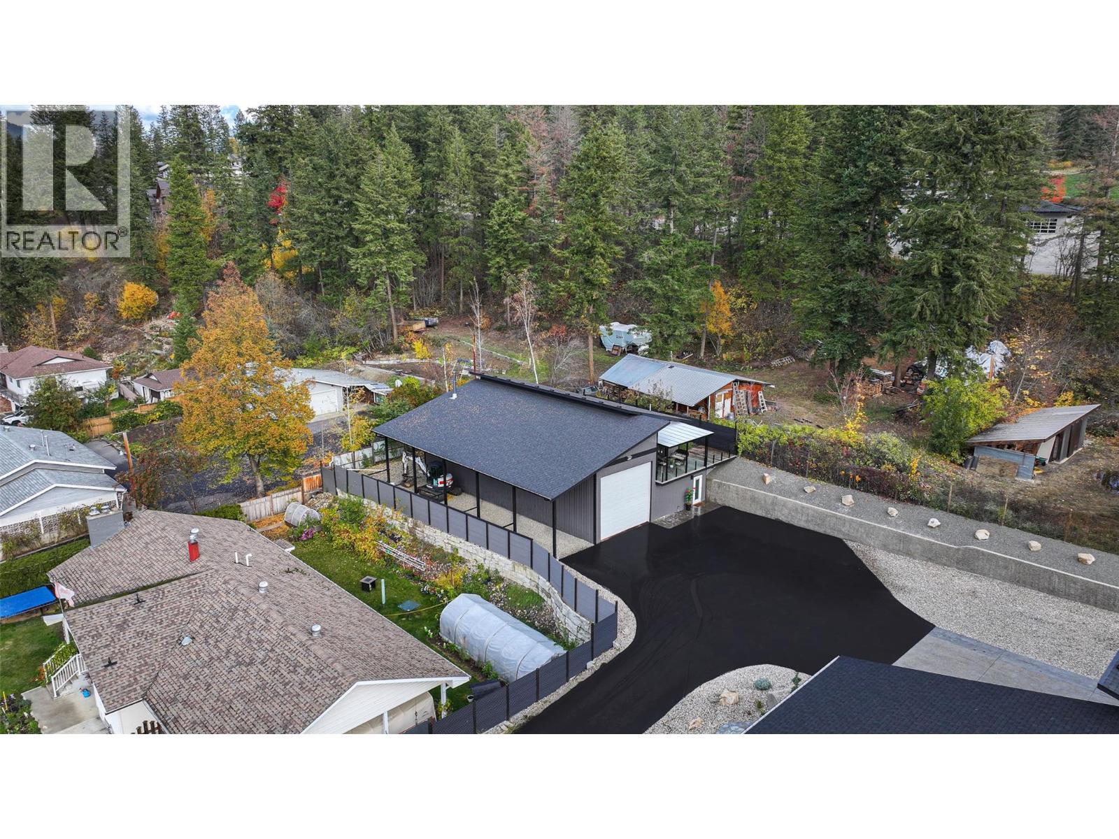 3410 Lakeshore Road Ne, Salmon Arm, BC - Outdoor
