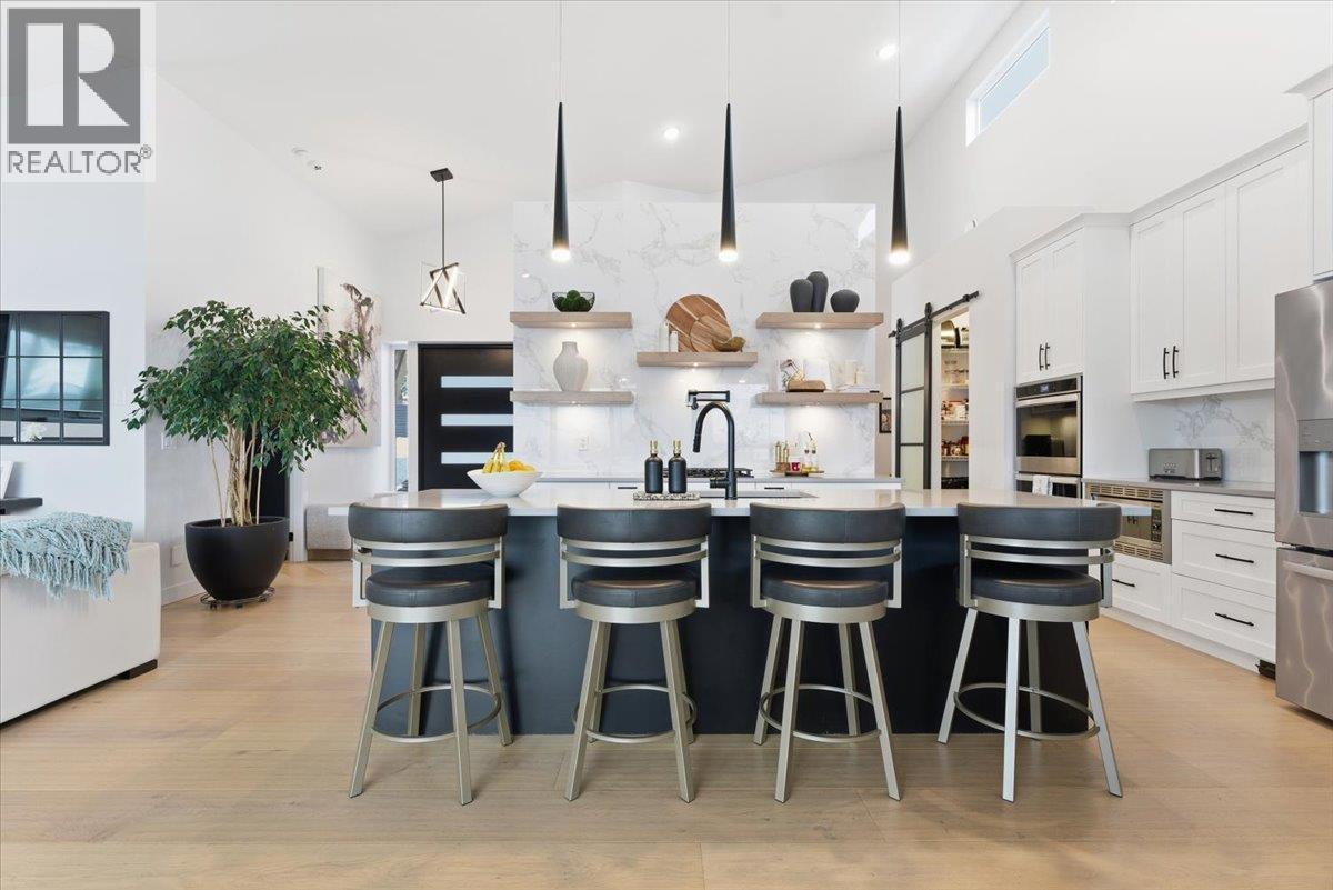 3410 Lakeshore Road Ne, Salmon Arm, BC - Indoor Photo Showing Kitchen With Upgraded Kitchen