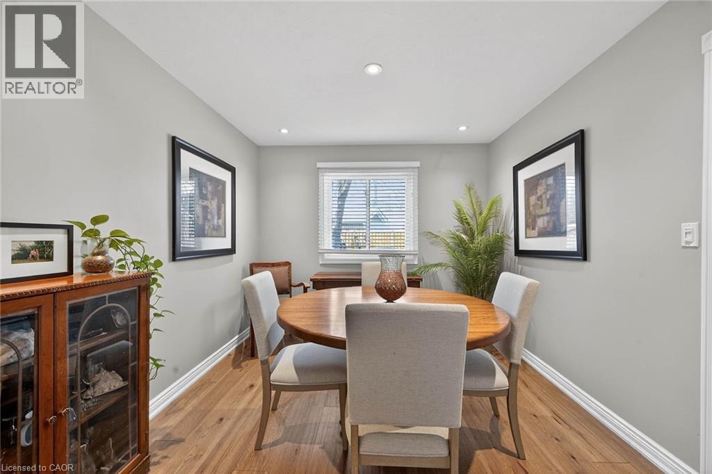 28 Buchanan Drive, Caledonia, ON - Indoor Photo Showing Dining Room
