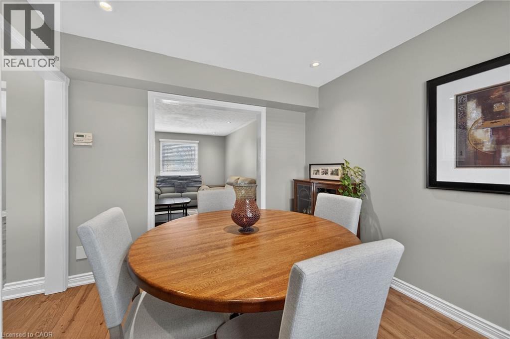 28 Buchanan Drive, Caledonia, ON - Indoor Photo Showing Dining Room