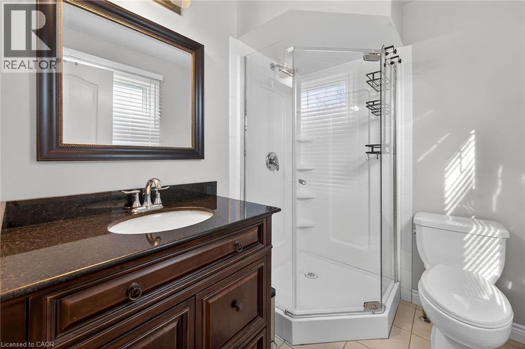 28 Buchanan Drive, Caledonia, ON - Indoor Photo Showing Bathroom