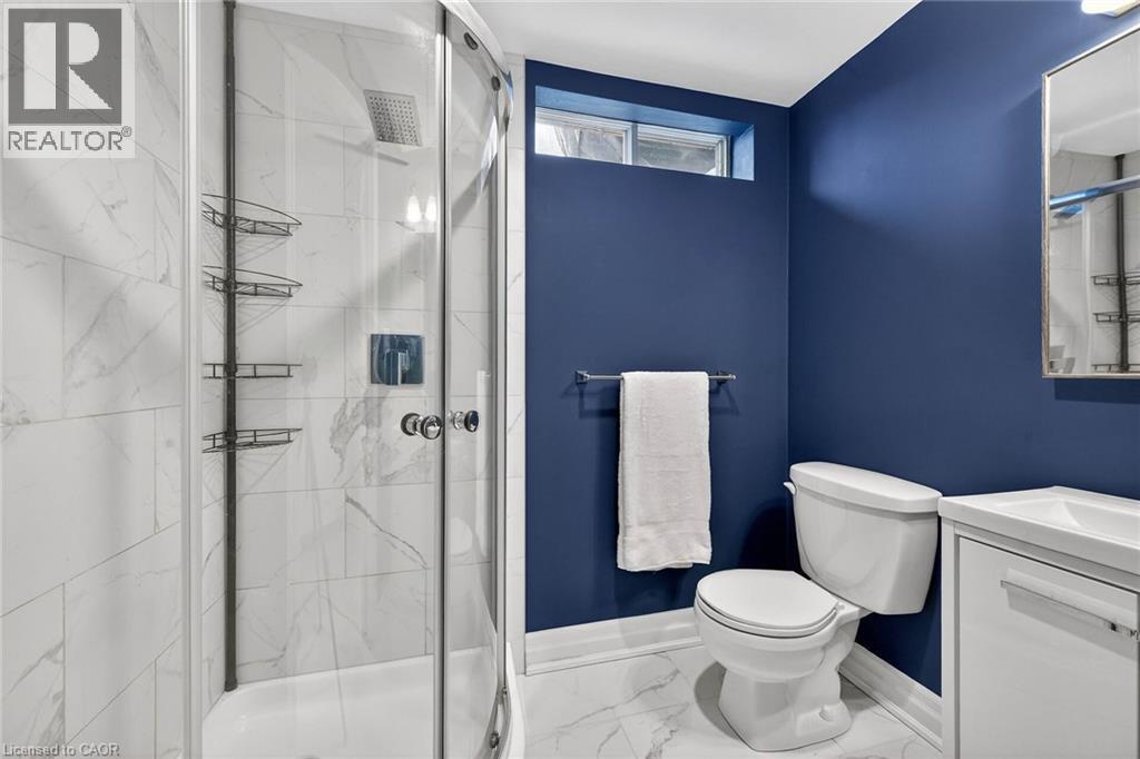 28 Buchanan Drive, Caledonia, ON - Indoor Photo Showing Bathroom