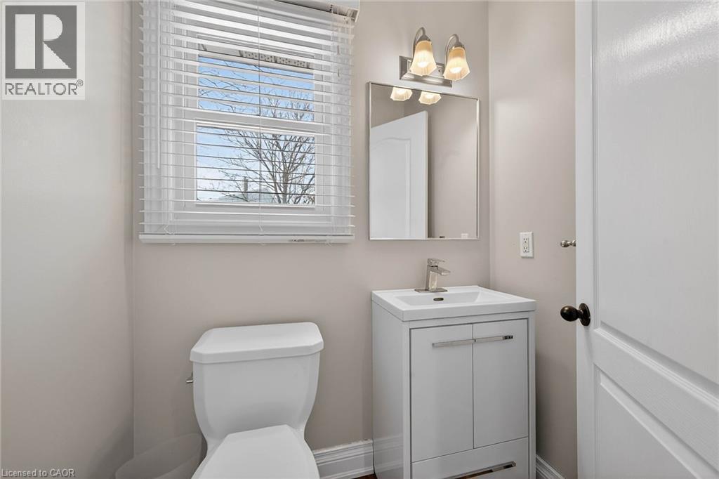 28 Buchanan Drive, Caledonia, ON - Indoor Photo Showing Bathroom