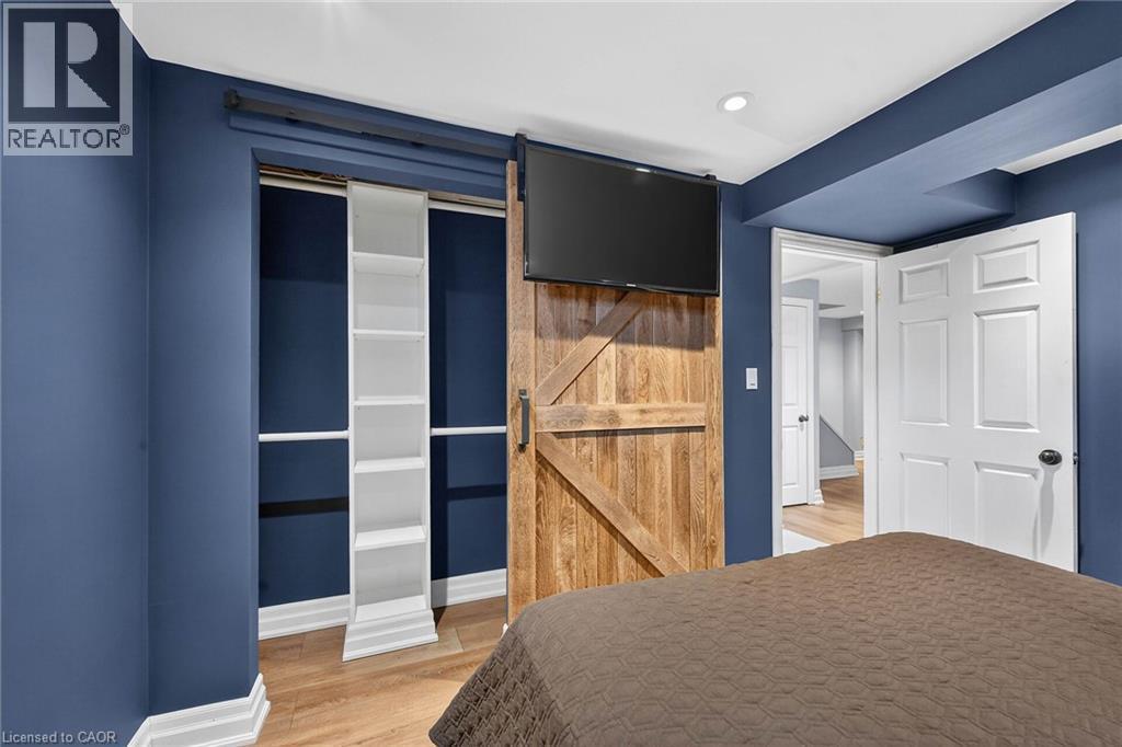 28 Buchanan Drive, Caledonia, ON - Indoor Photo Showing Bedroom