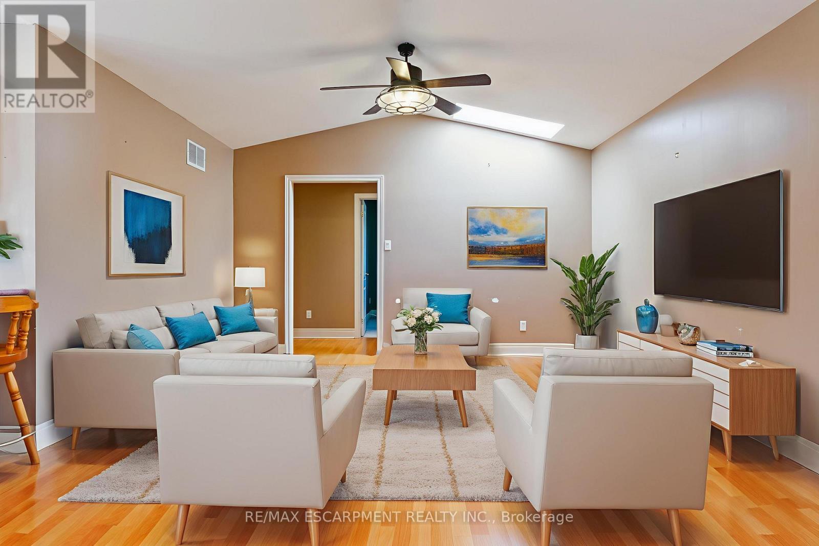 Virtually staged - 2510 Donnavale Drive, Mississauga, ON - Indoor