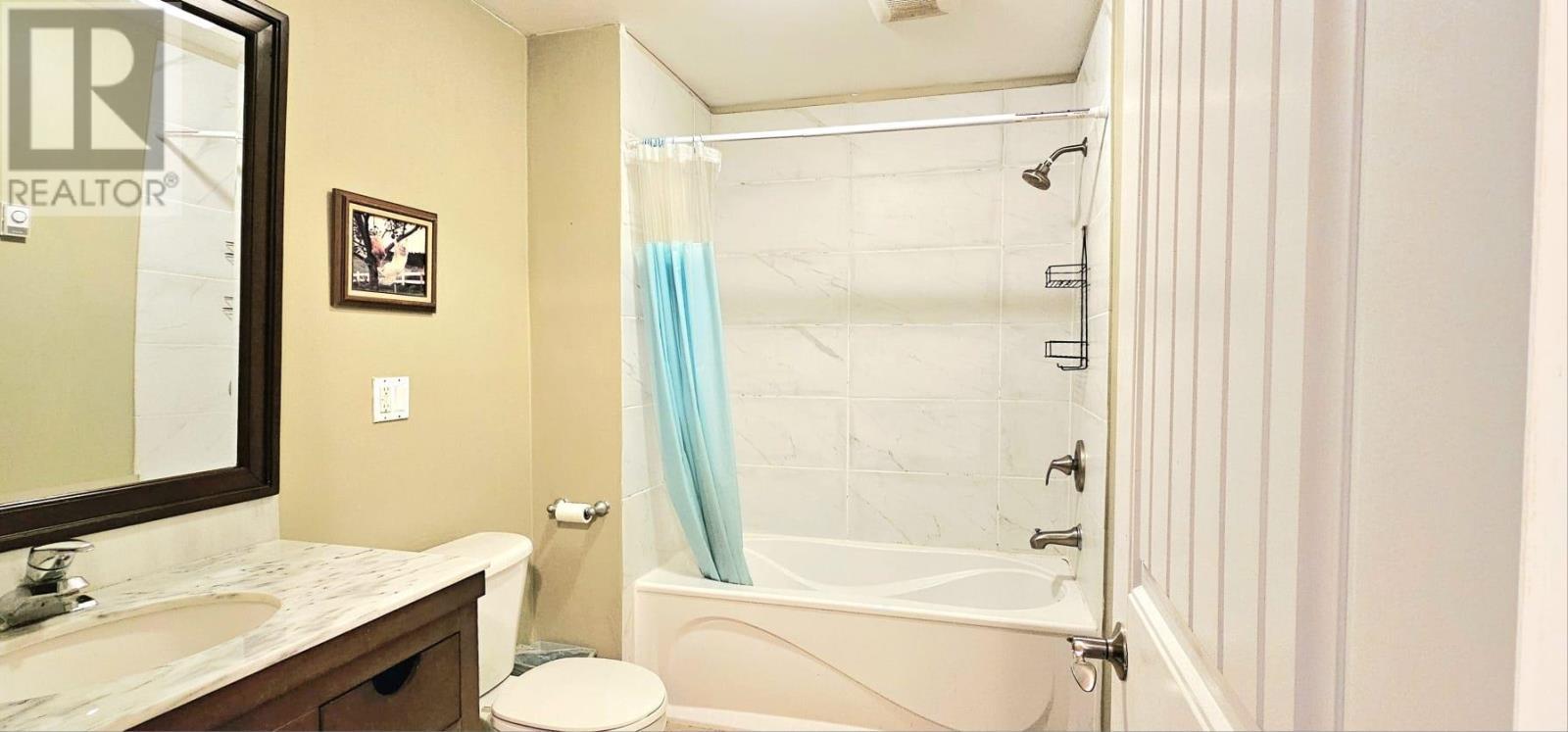53 Bonavista Avenue, Stratford, PE - Indoor Photo Showing Bathroom