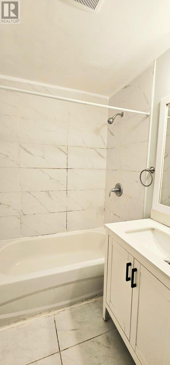 53 Bonavista Avenue, Stratford, PE - Indoor Photo Showing Bathroom