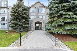 301 - 990 GOLF LINKS ROAD Hamilton, ON L9K 1J8