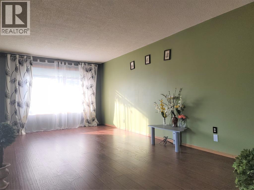 38 Wells Street, Red Deer, AB - Indoor