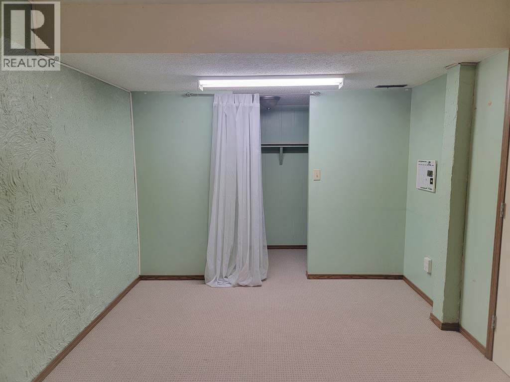 38 Wells Street, Red Deer, AB - Indoor