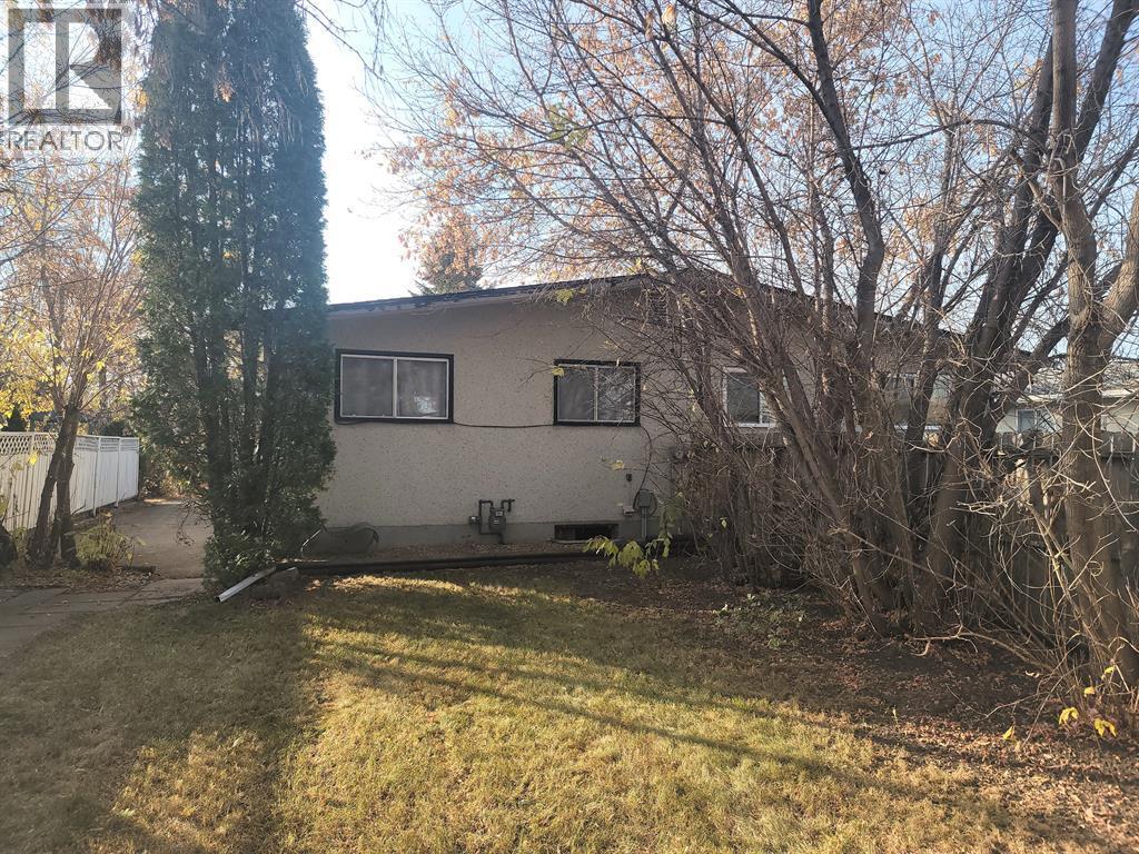 38 Wells Street, Red Deer, AB - Outdoor