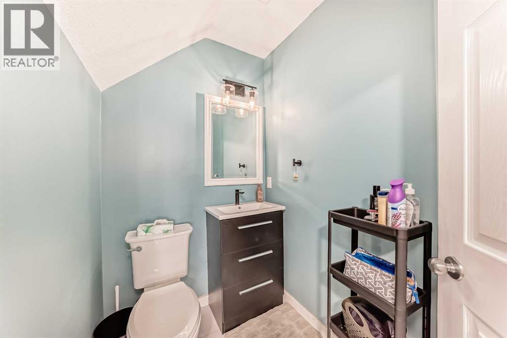 271 Prestwick Acres Lane Se, Calgary, AB - Indoor Photo Showing Bathroom