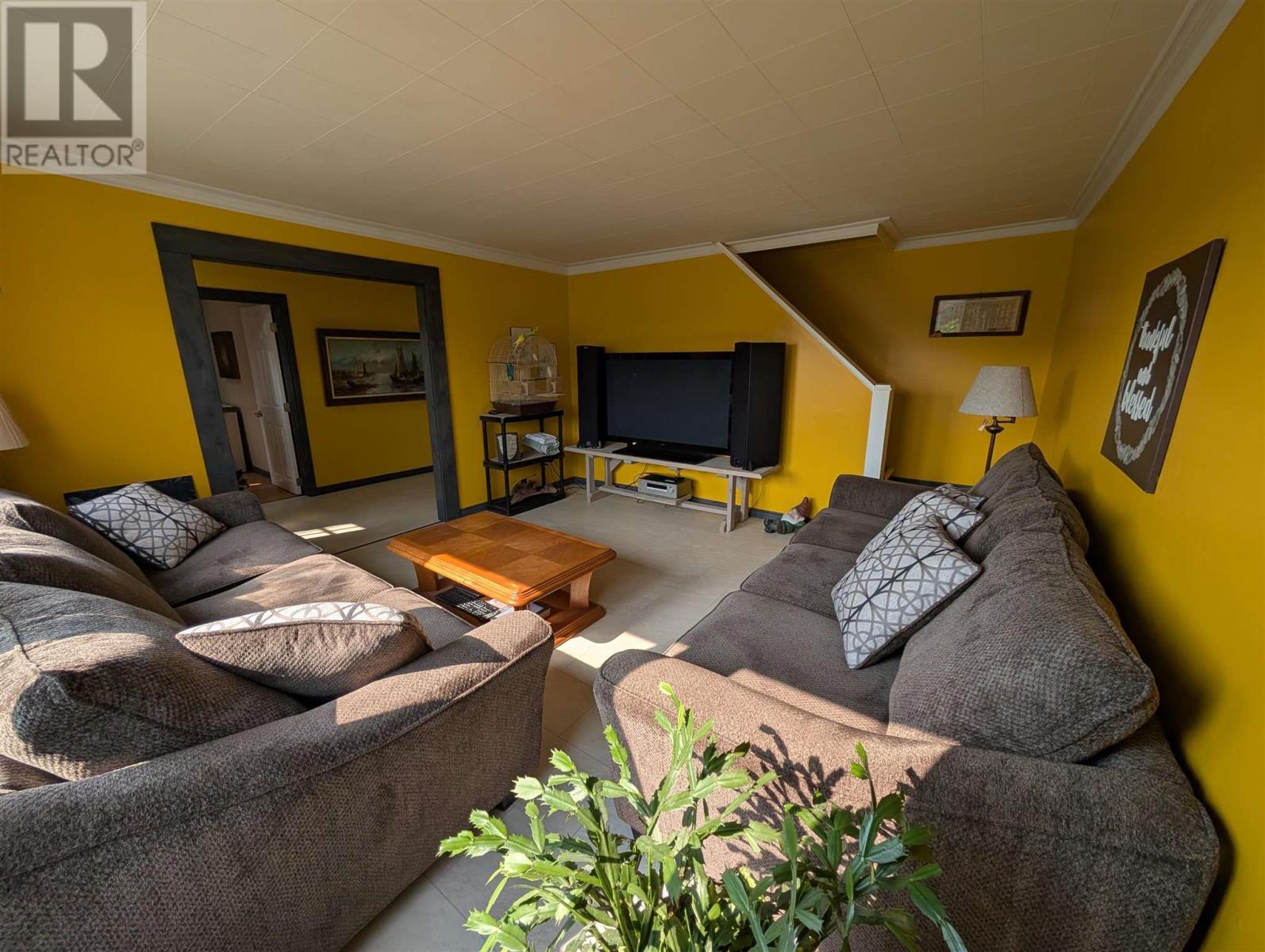 20 Second Ave, Wawa, ON - Indoor Photo Showing Living Room